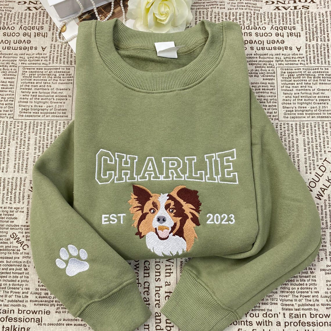 Personalisiertes besticktes Haustiergesicht und Haustiername Sweatshirt Hundeportrait bestickt Crewneck Haustierliebhaber Geschenk