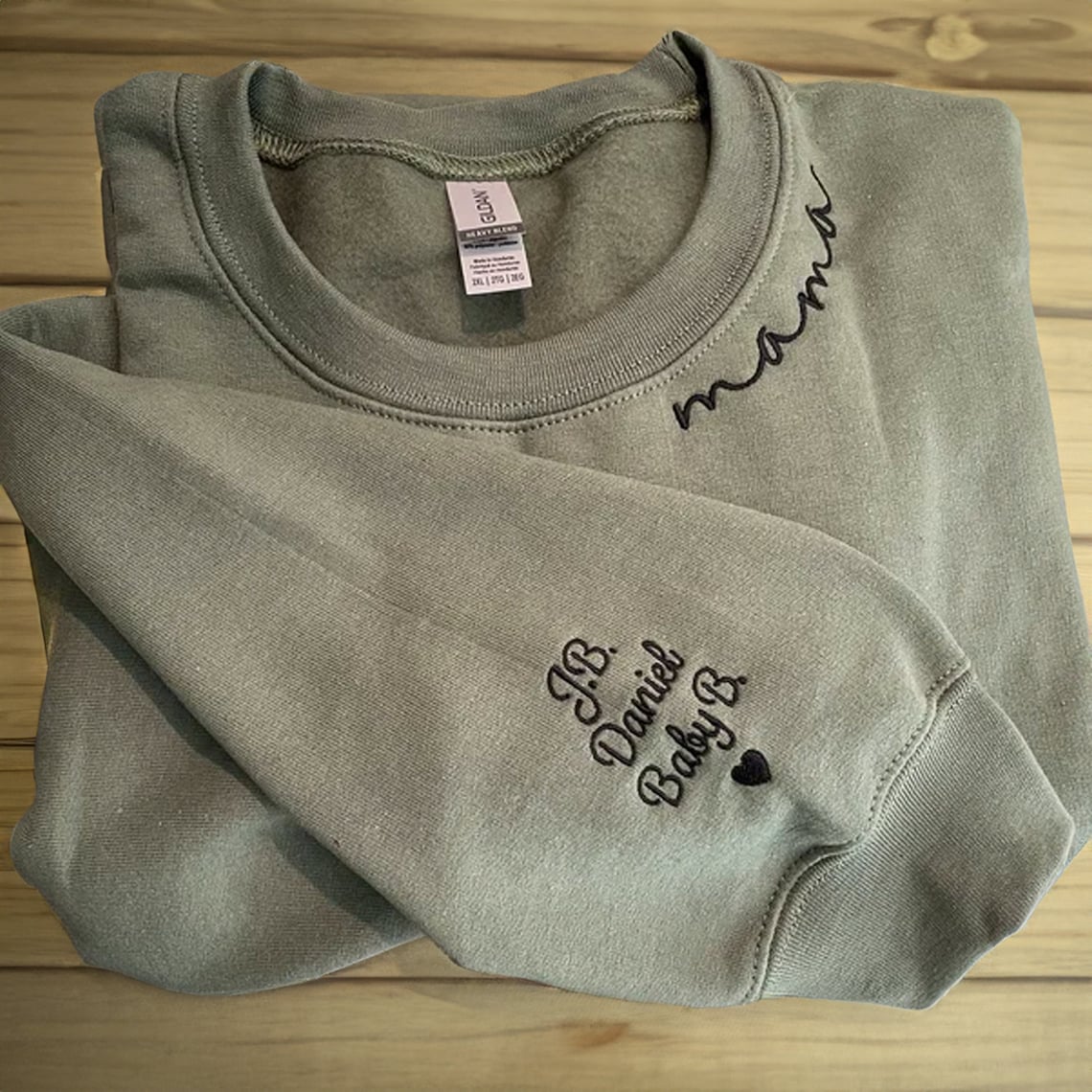 Sudadera bordada con escote de mamá personalizada con el nombre del niño en la manga, regalo del Día de la Madre para mamá Nana