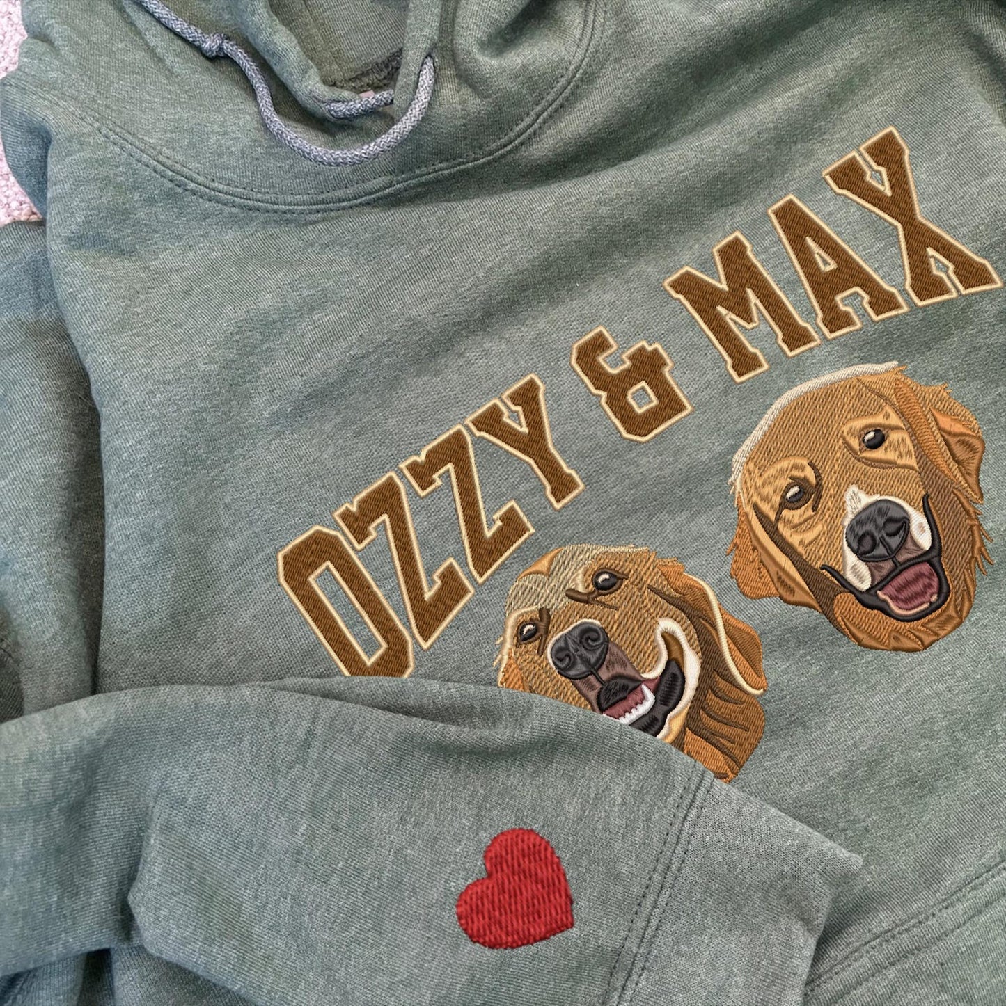 Personalisiertes Sweatshirt mit besticktem Haustiergesicht und Namen für Tierliebhaber