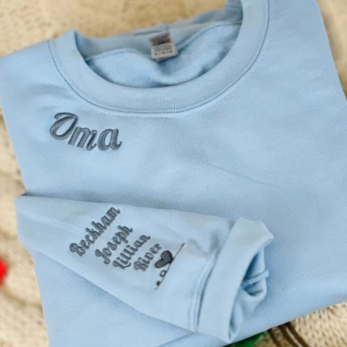 Sudadera bordada con escote de mamá personalizada con el nombre del niño en la manga, regalo del Día de la Madre para mamá Nana