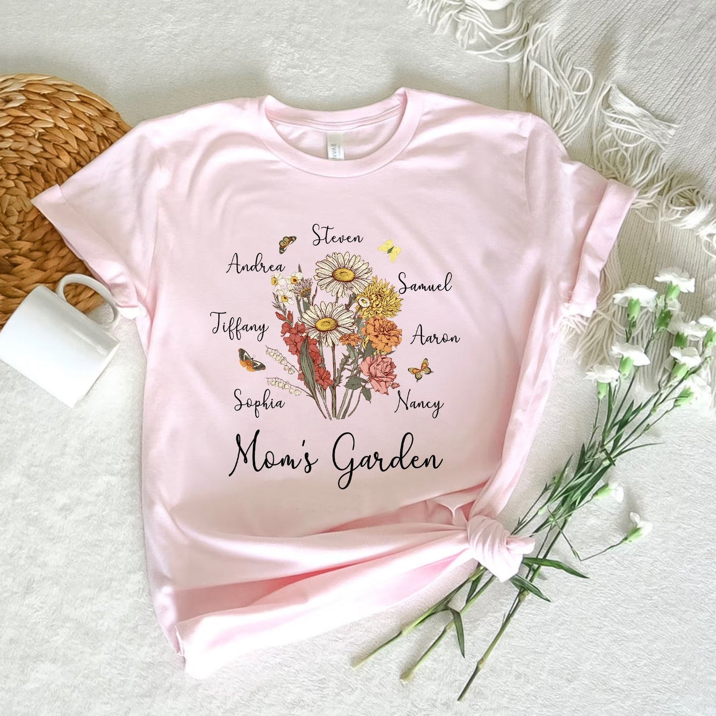 Personalisiertes Sweatshirt mit Blumenstrauß für die Geburt des Kindes im Garten der Mutter, Geschenk zum Muttertag für Mama und Oma