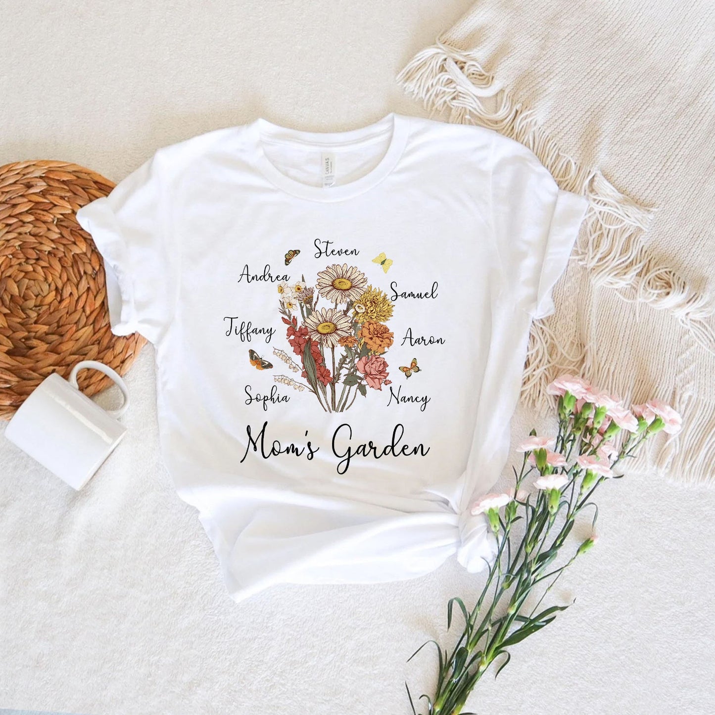 Personalisiertes Sweatshirt mit Blumenstrauß für die Geburt des Kindes im Garten der Mutter, Geschenk zum Muttertag für Mama und Oma