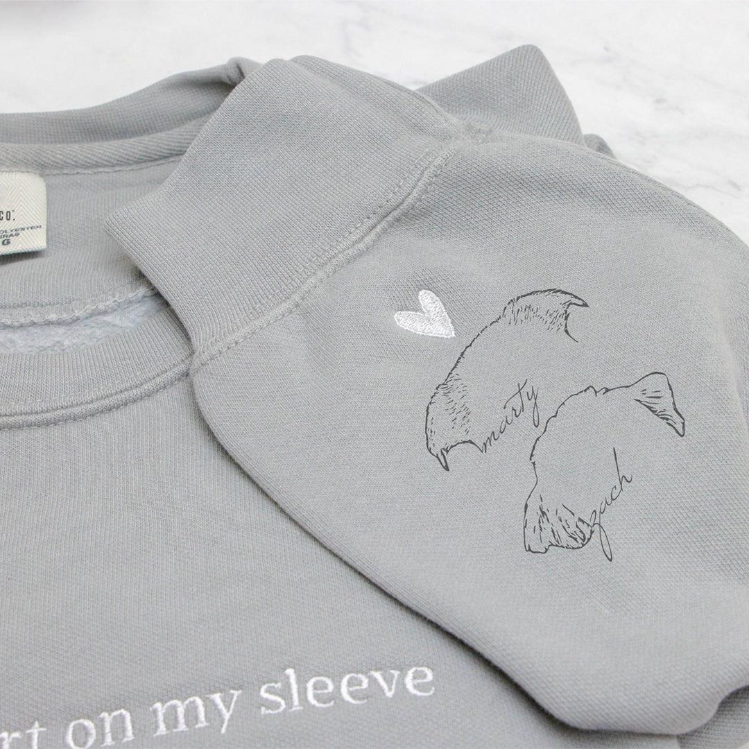 Bester Verkauf!! Personalisiertes Sweatshirt mit besticktem „Herz auf meinem Ärmel“ und Hunde-/Katzenohren am Ärmel, Geschenk für alle Tierliebhaber