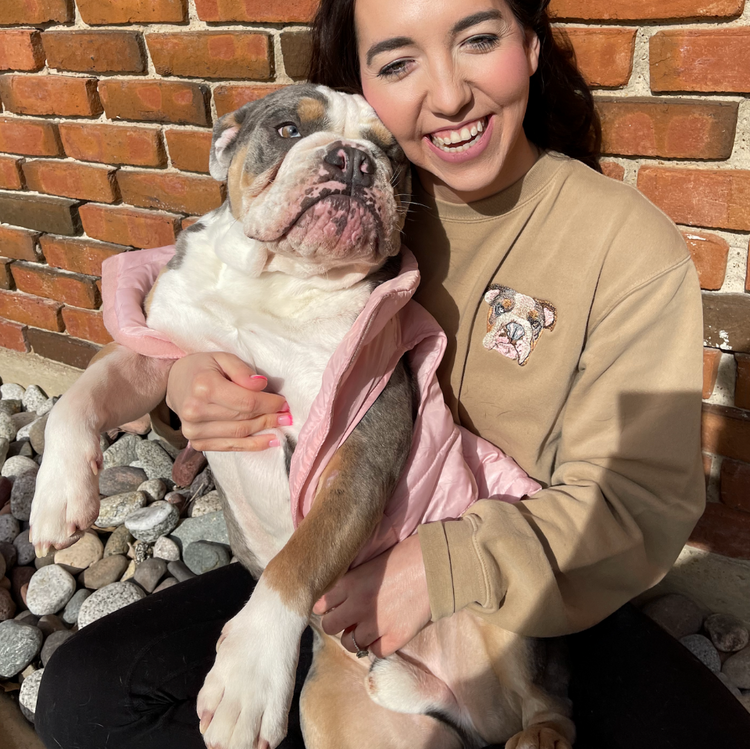 Sweatshirt mit individueller Bestickung und Haustierportrait, Geschenk für Tierliebhaber